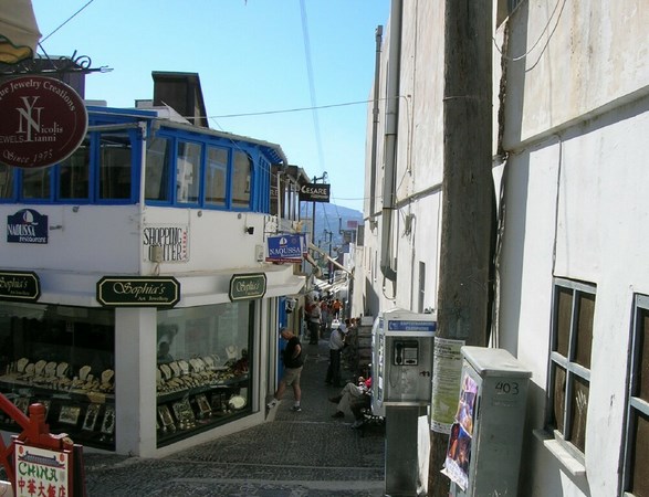 Ruelle Santorin grece