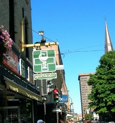  Enseigne Apothicaire rue saint-jean Ville de Qubec