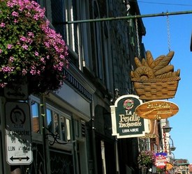  Enseignes Librairie  La Feuille enchante rue saint-jean Ville de Qubec et Le Panetier Baluchon