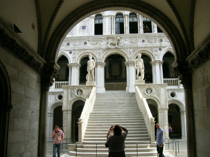  Escalier des Gants Palais des Doges Venise