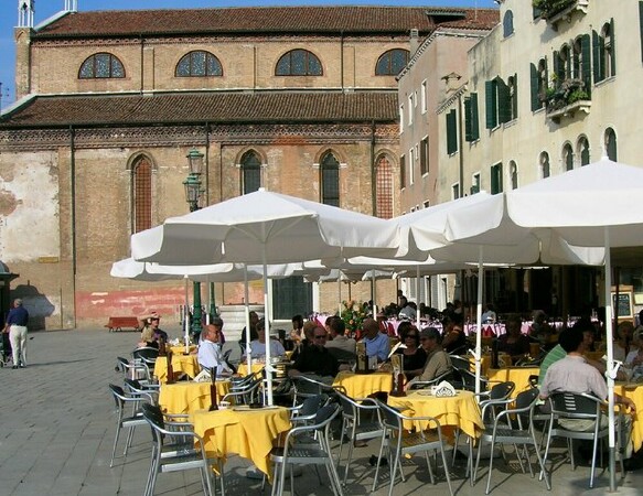  Campo San Stefano Venise