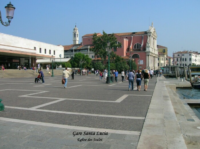 Gare Santa Lucia Eglise des Scalzi Venise