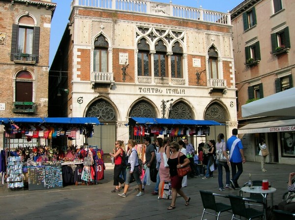 Teatro Italia Strada Nova Venise